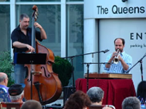 free theater in queens parks