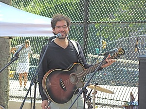 argentinian guitarist victorio menghi in jackson heights