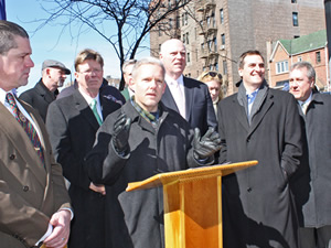 joe crowley jimmy van bramer joe connolly mike giannaris danny dromm ian mcgowan photos fotos